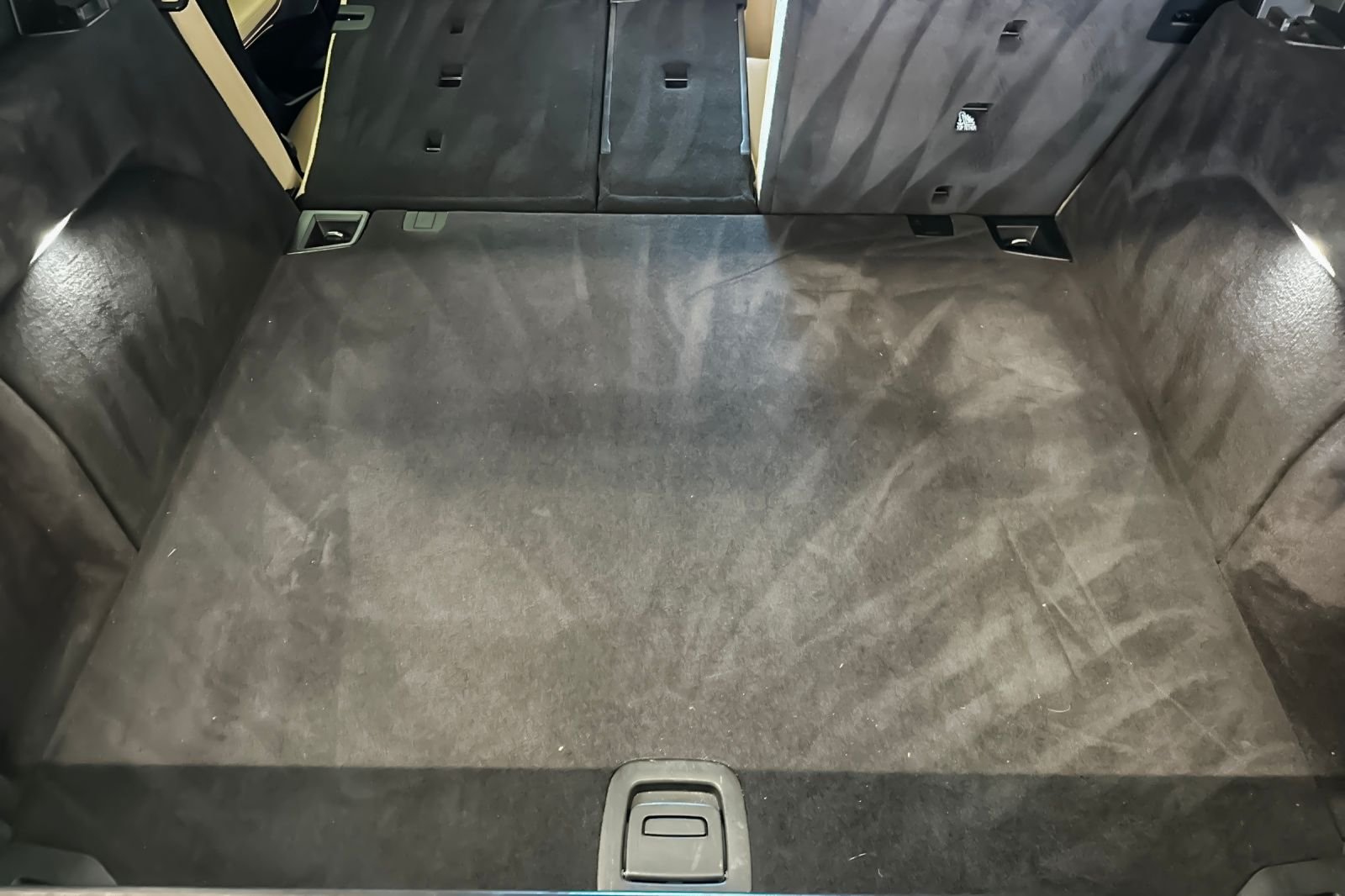 Used 2022 Gray BMW xDrive40i image 16