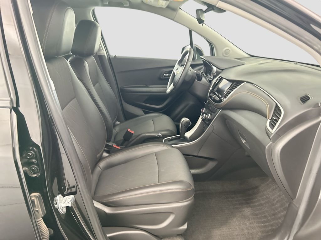 Used 2022 Black Metallic Chevrolet LT image 18