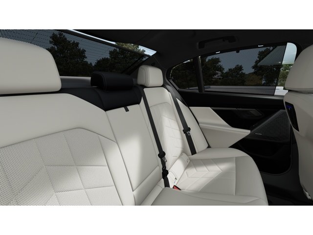 New 2027 Tanzanite Blue II Metallic BMW 550e image 12