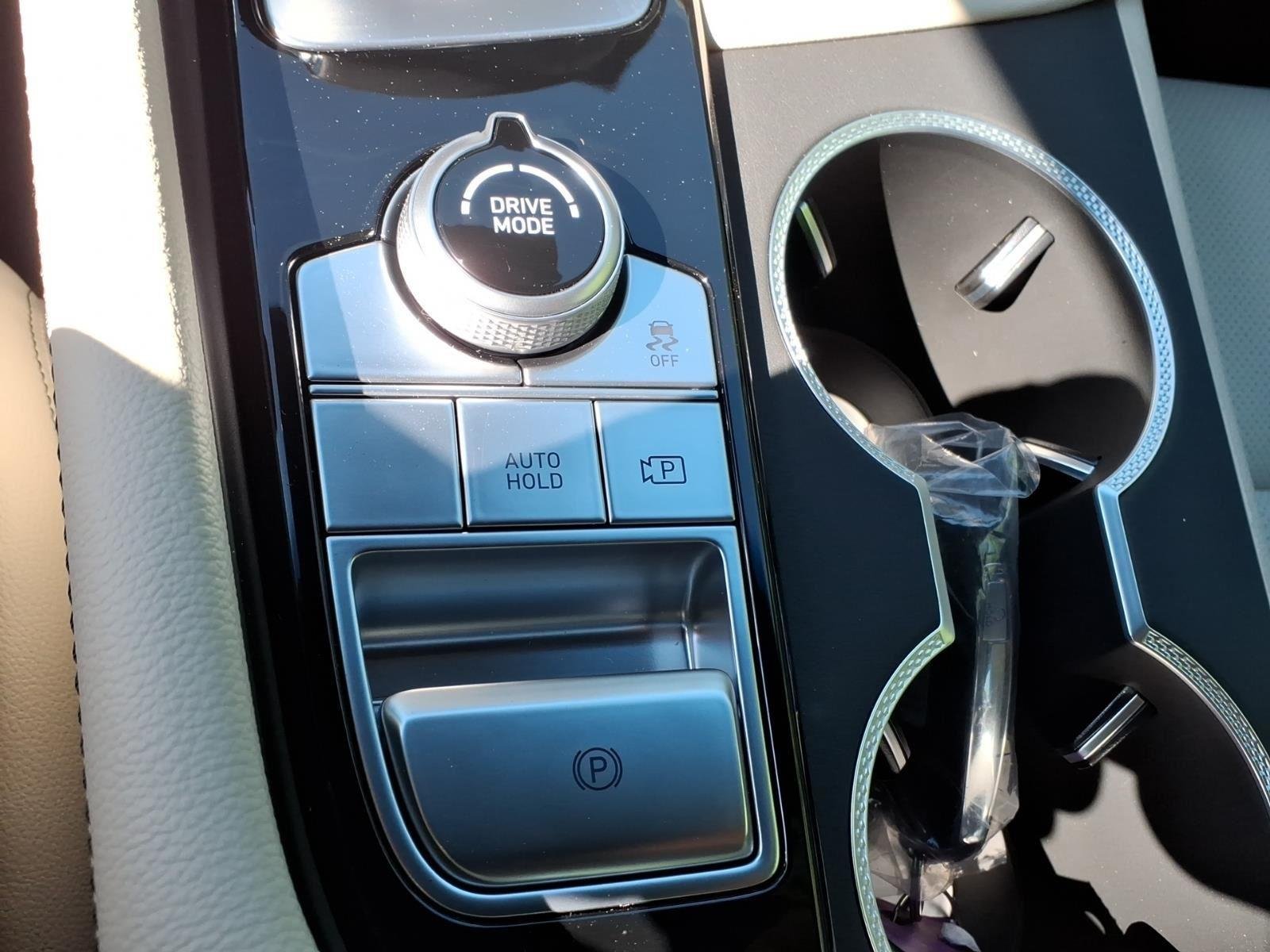 2026 GENESIS G70 Standard - Photo 32