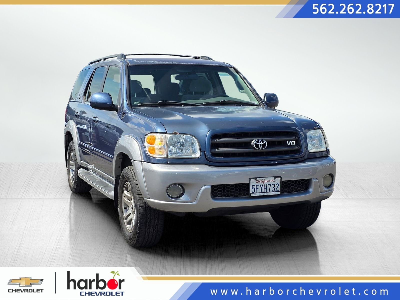 2004 Toyota Sequoia SR5's photo