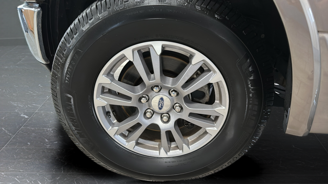 Used 2020 Stone Gray Metallic Ford Lariat image 35