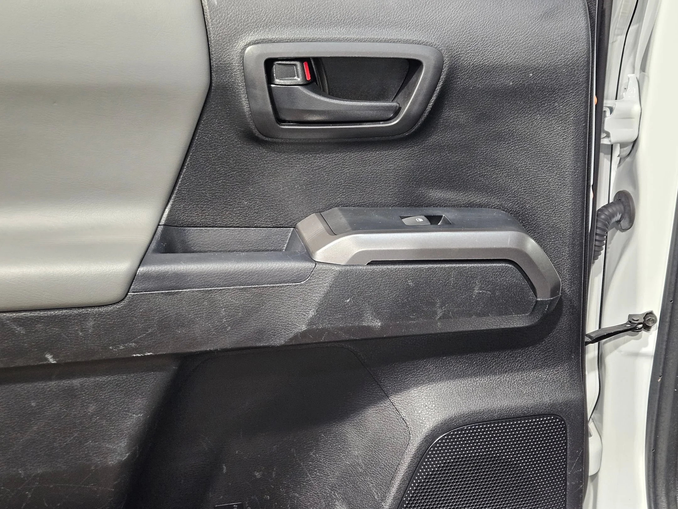 Used 2023 Ice Cap Toyota SR5 image 24