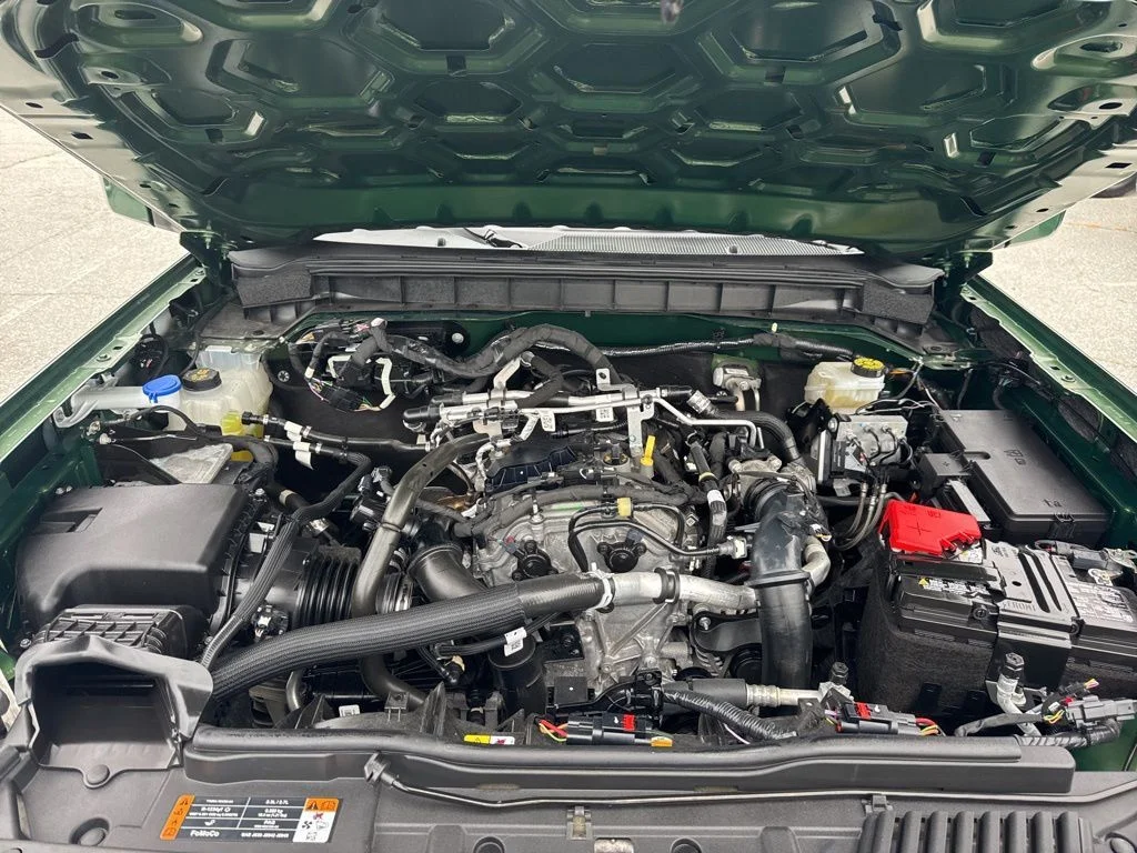 Used 2025 Green Ford Outer Banks image 38