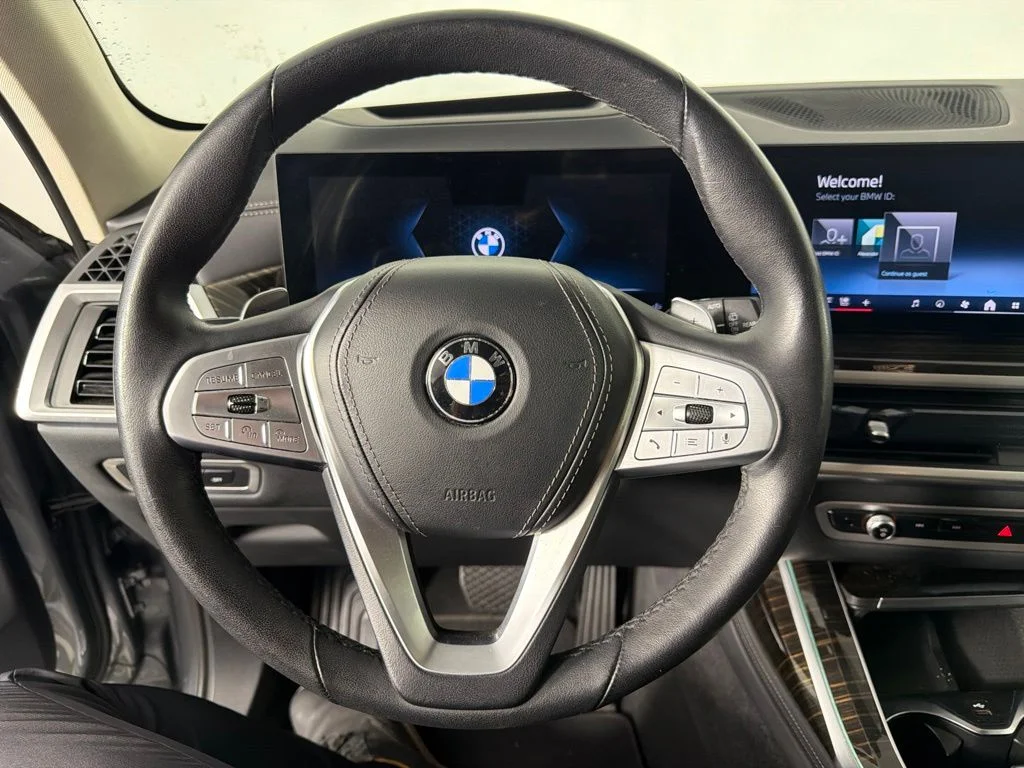 Used 2025 Gray BMW xDrive40i image 30