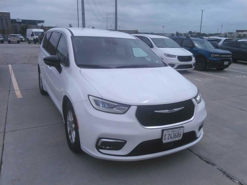Used 2024 White Chrysler Touring L image 8