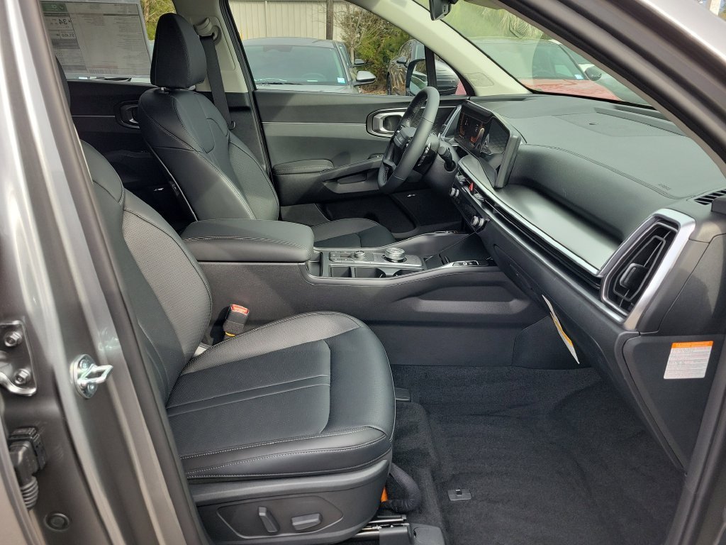 New 2026 Steel Gray Kia EX image 7