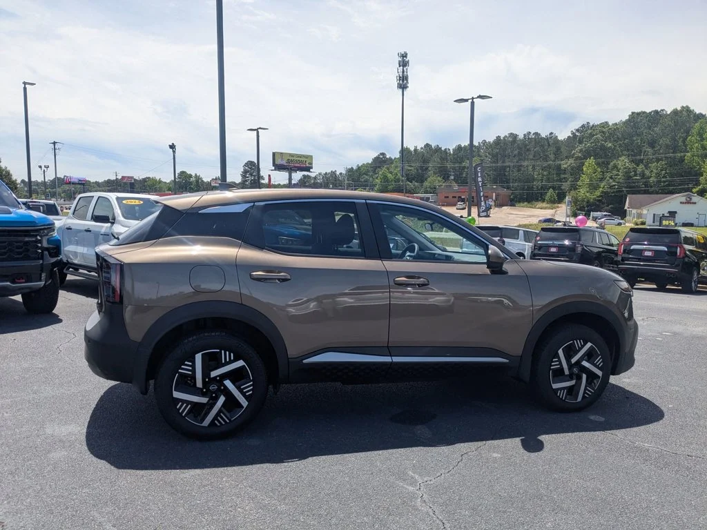 Used 2025 Canyon Bronze Metallic Nissan SV image 4