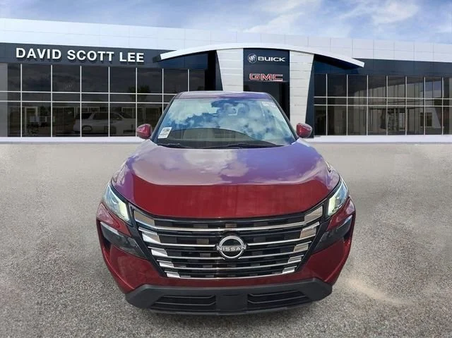 Used 2025 Scarlet Ember T Nissan SV image 3