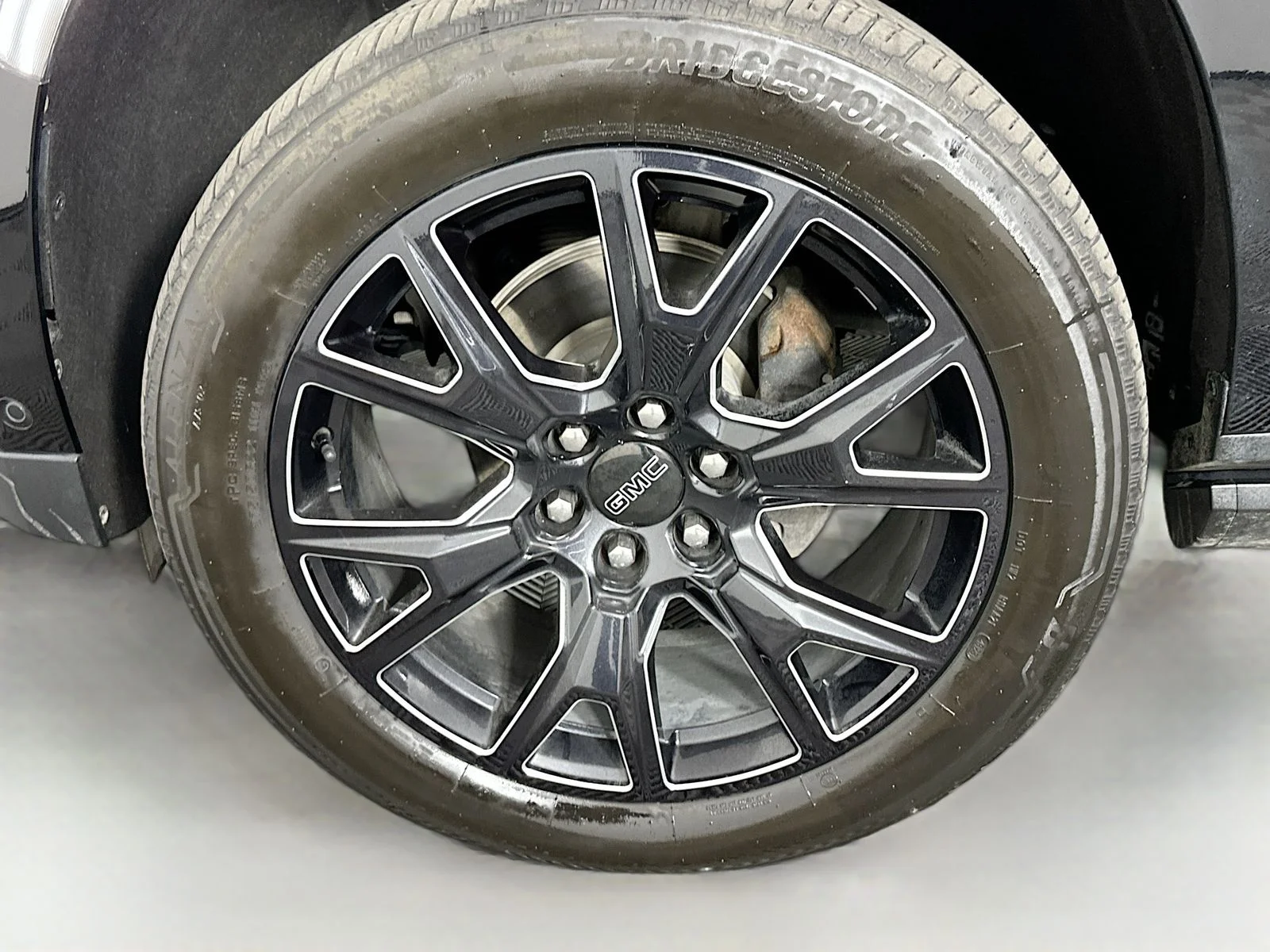 Used 2024 Onyx Black GMC Denali image 35
