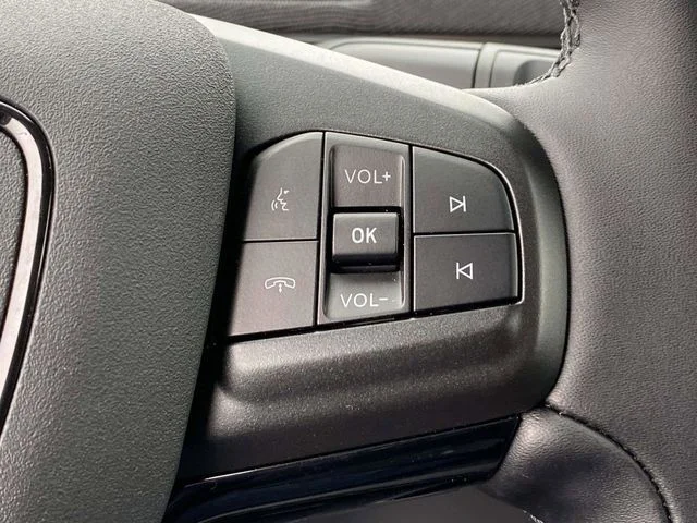 New 2026 Star White Metallic Tri-coat Ford Select image 9