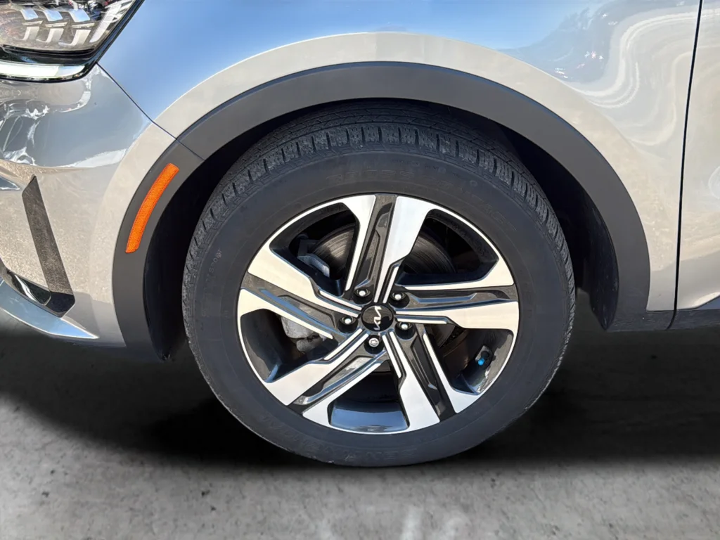 Used 2023 Gray Kia SX Prestige image 32