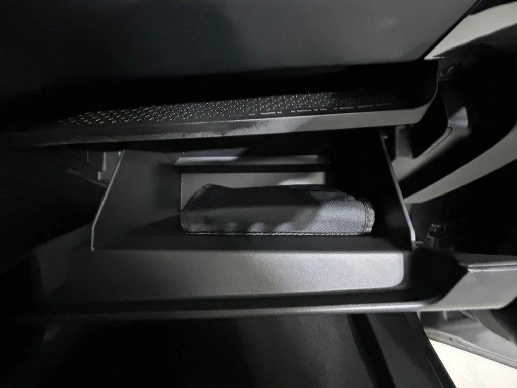 Used 2025 Gray Nissan SV image 28