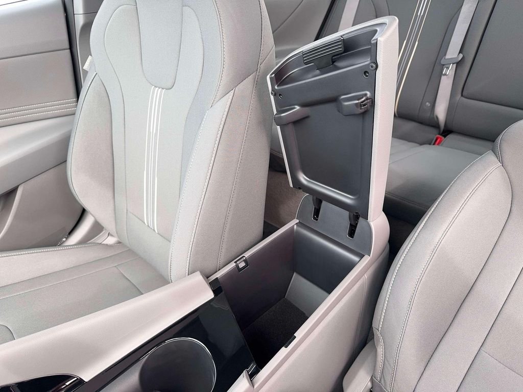New 2026 White Hyundai SEL Sport image 18