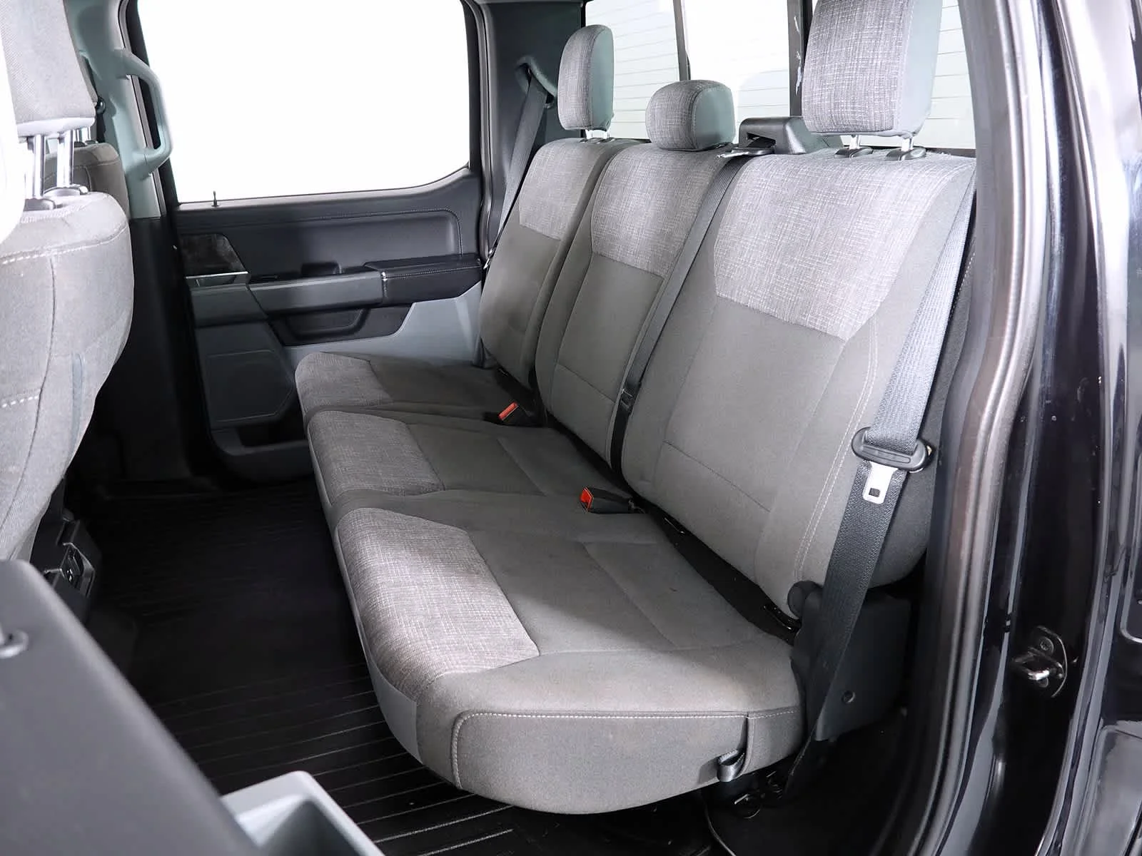 Used 2023 Agate Black Metallic Ford XLT image 13
