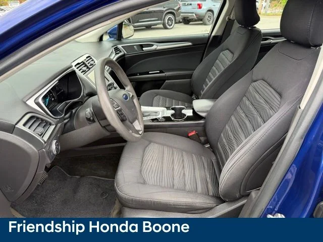 Used 2016 Blue Ford SE image 15