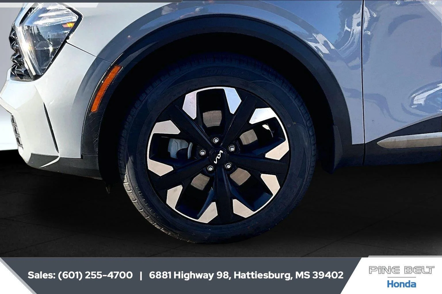 Used 2023 Wolf Gray Kia X-Line image 7