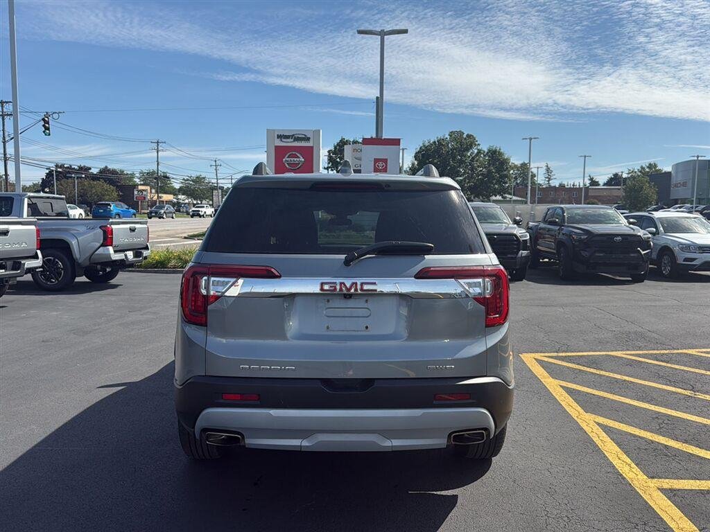 Used 2023 Sterling Metallic GMC SLE image 6