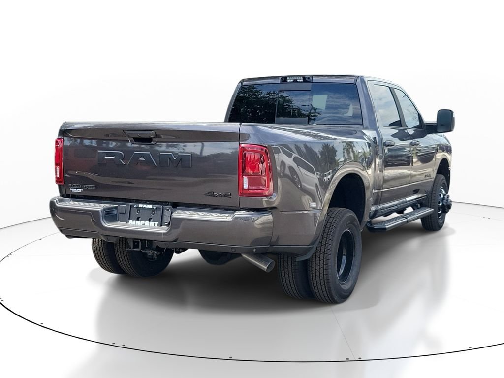 New 2026 Granite Crystal Metallic Clear-Coat Exterior Paint RAM Laramie image 3