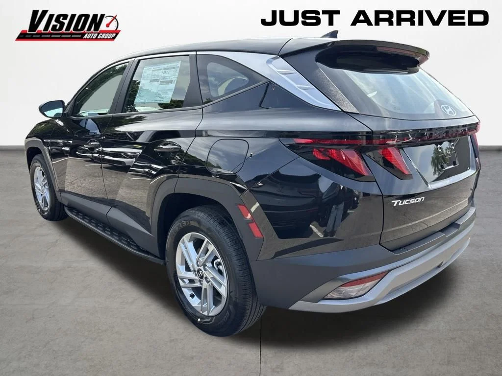 New 2026 Black Hyundai SE image 4