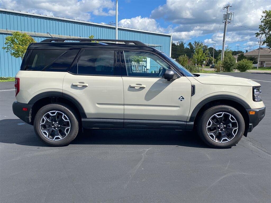 Used 2025 Desert Sand Ford Outer Banks image 12