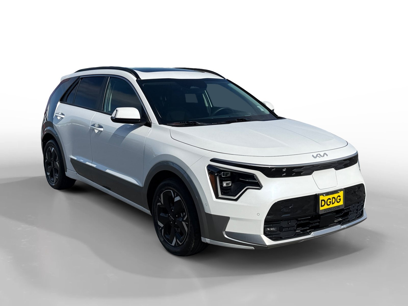 Used 2023 Snow White Pearl Kia Wave image 7