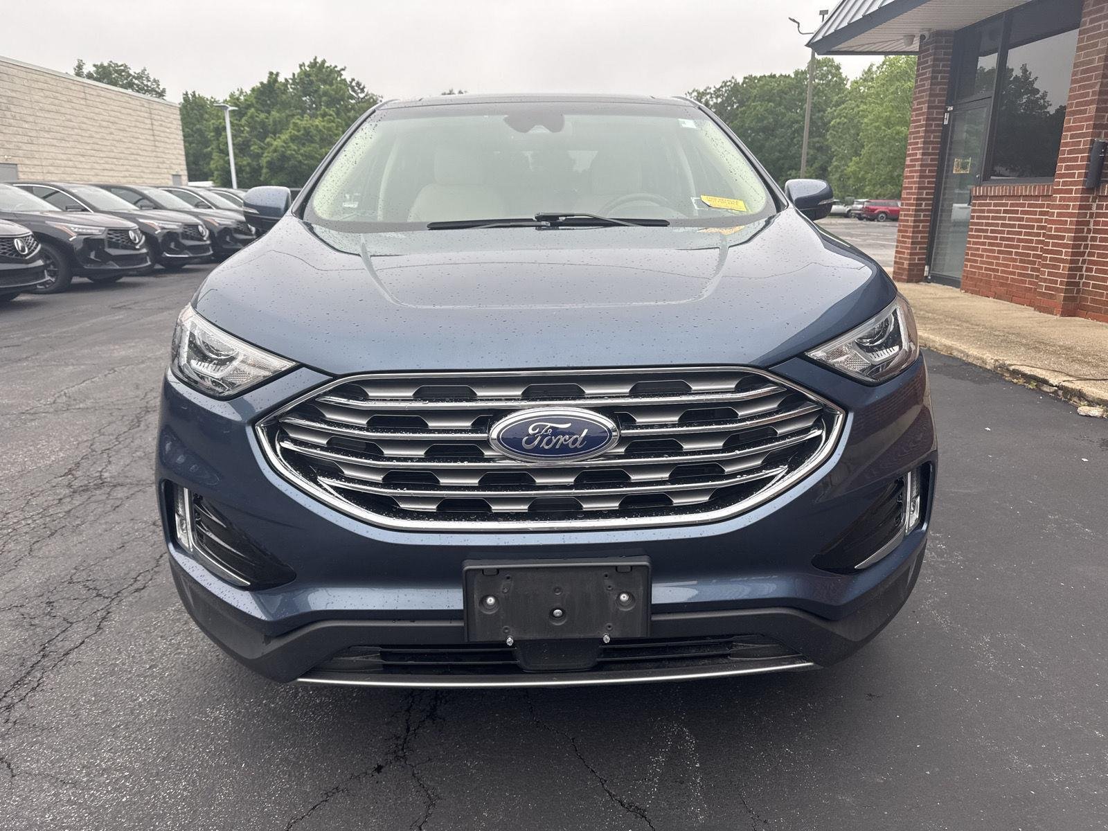 Used 2019 Blue Ford SEL image 2