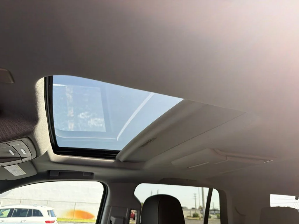Used 2018 Gray Chevrolet LT image 8