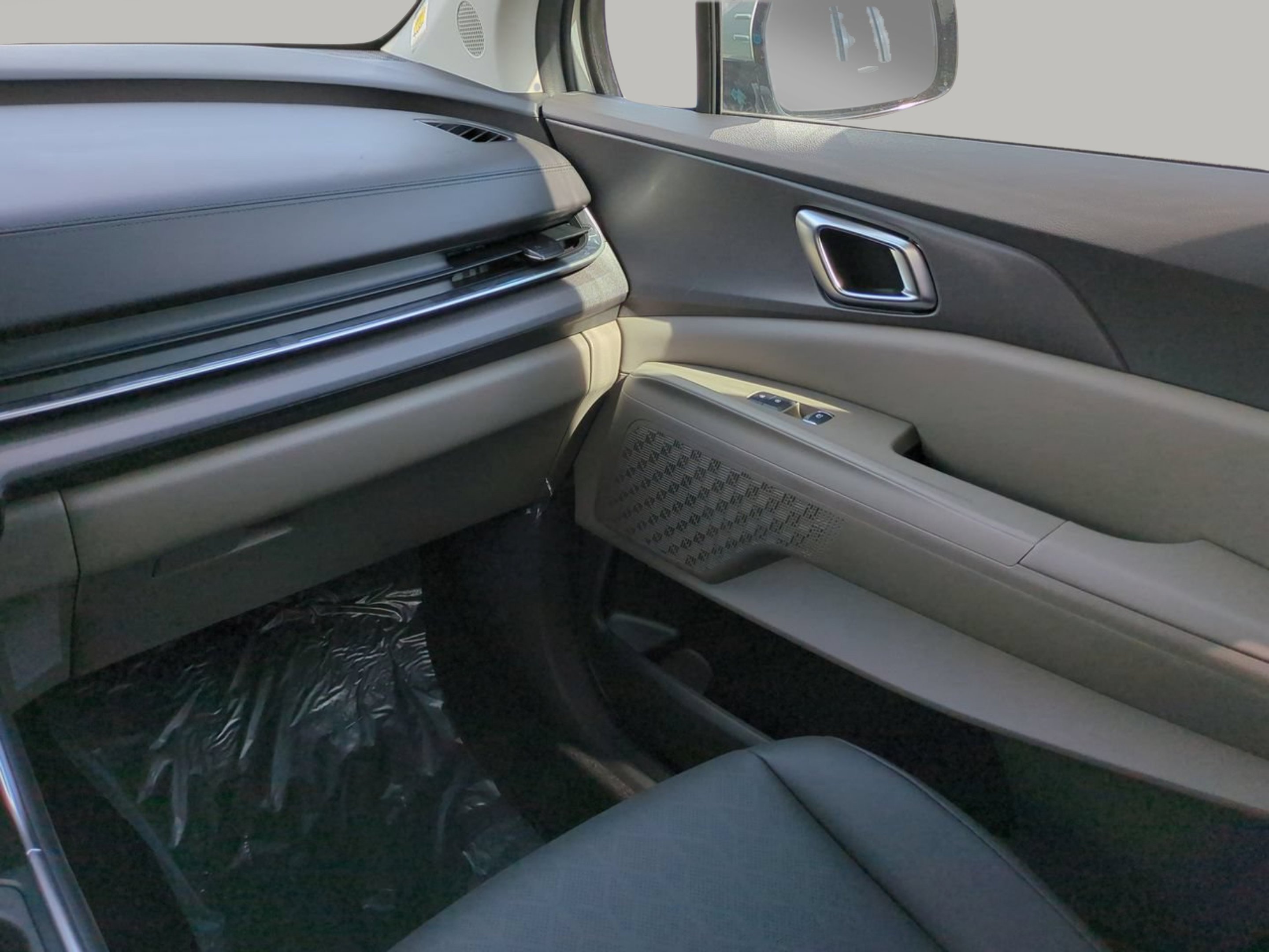 New 2026 Ivory Silver Kia EX image 16