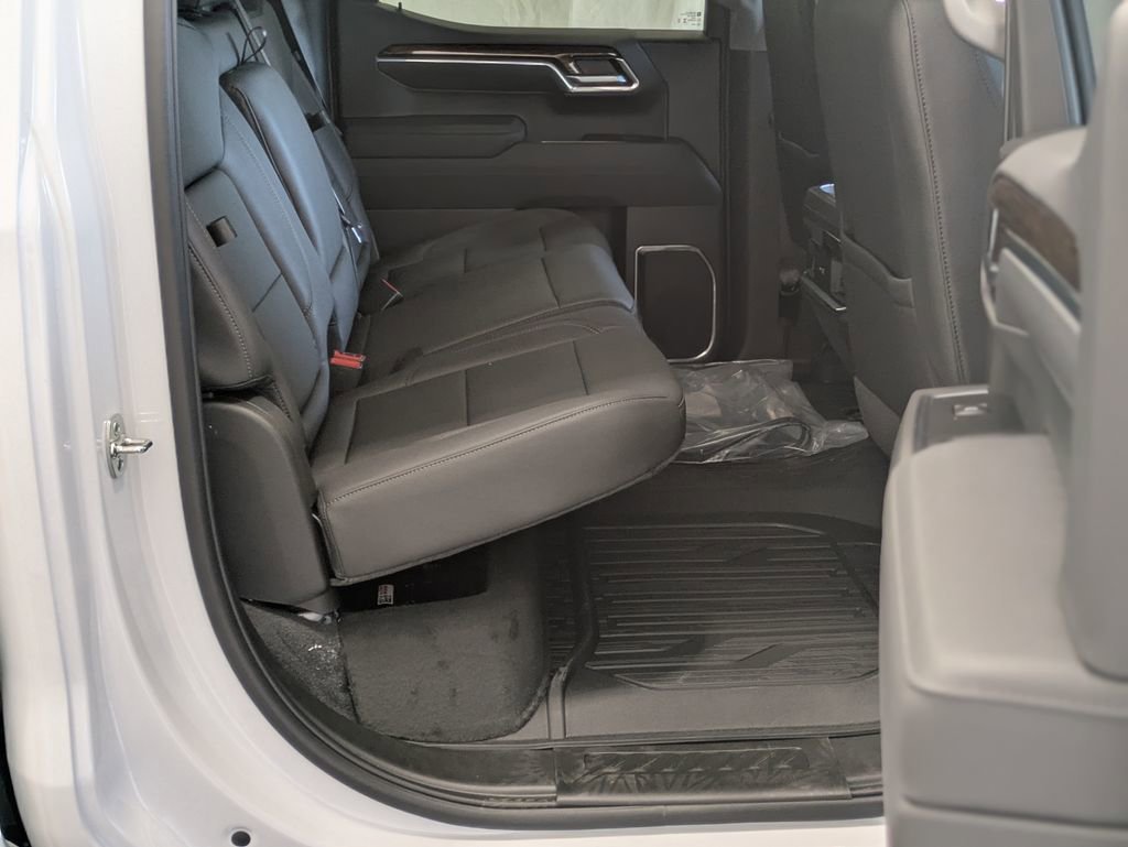 New 2026 Summit White GMC Elevation image 34