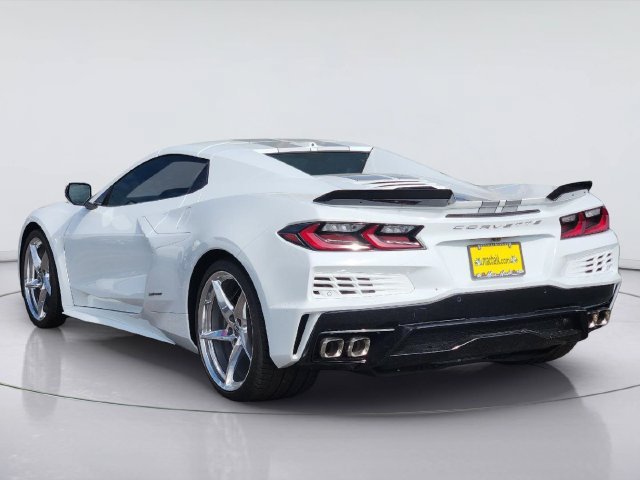 2026 Chevrolet Corvette E-Ray photo 2 of 37