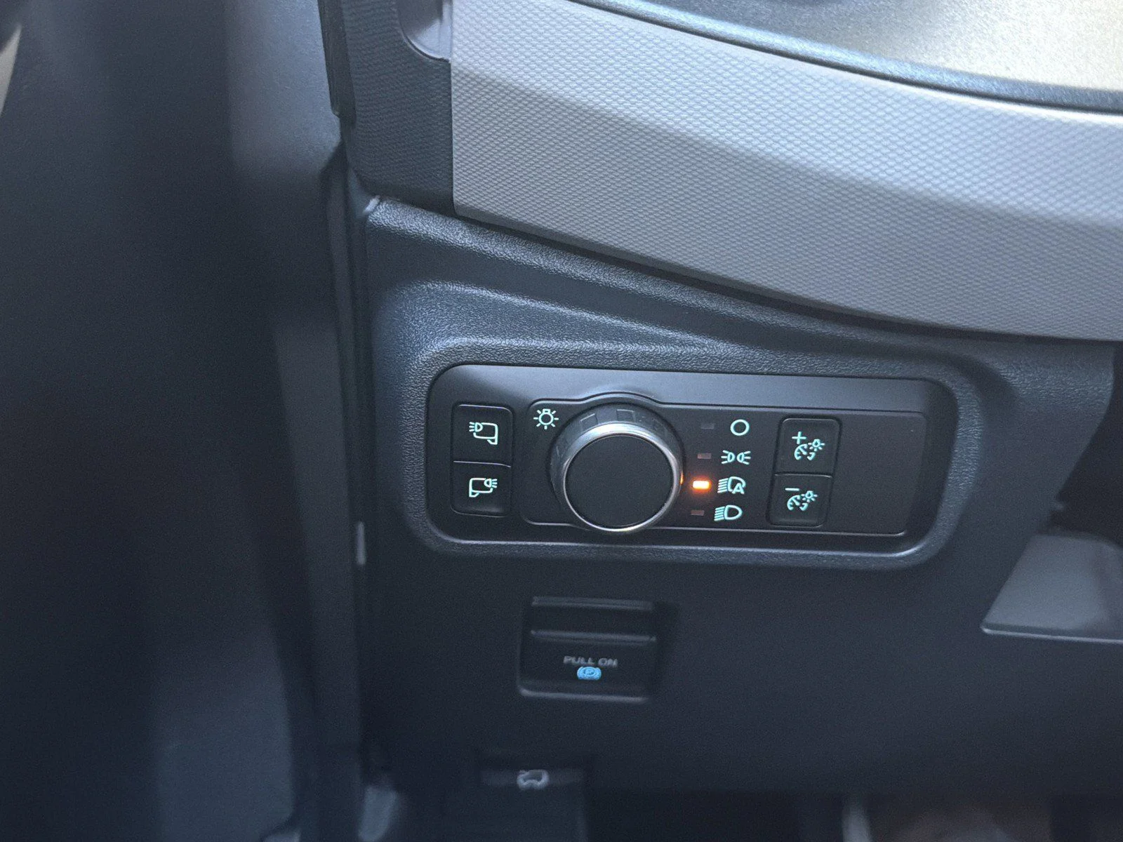 Used 2024 White Ford Wildtrak image 28