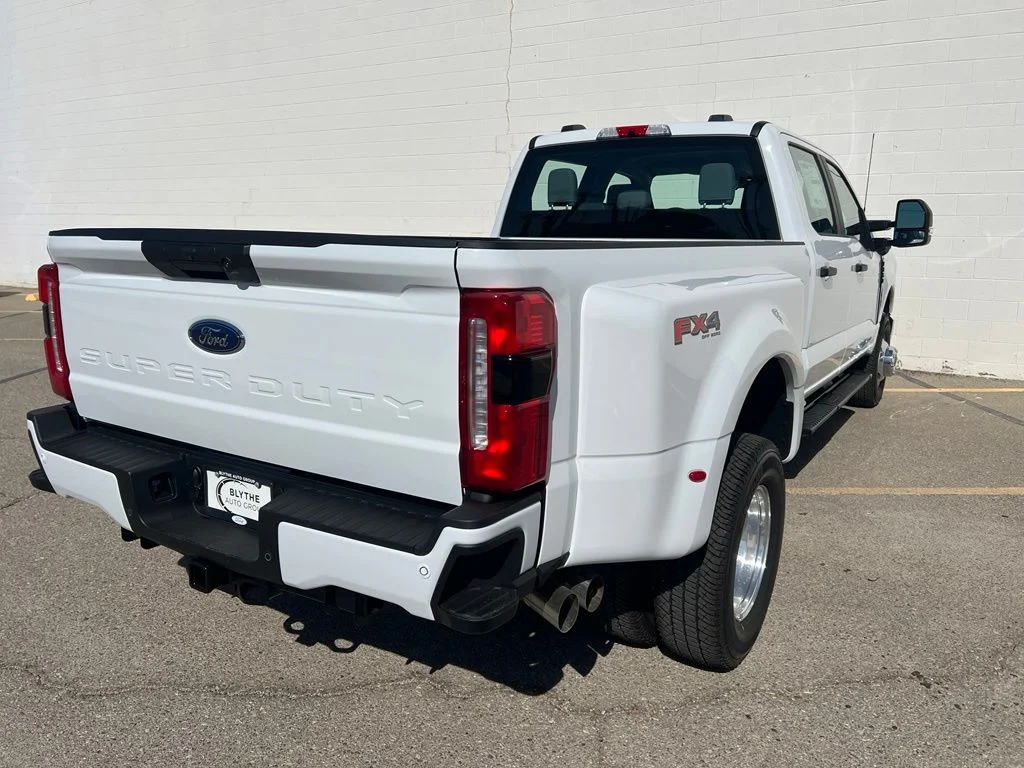 New 2026 Oxford White Ford F-350® XL image 7