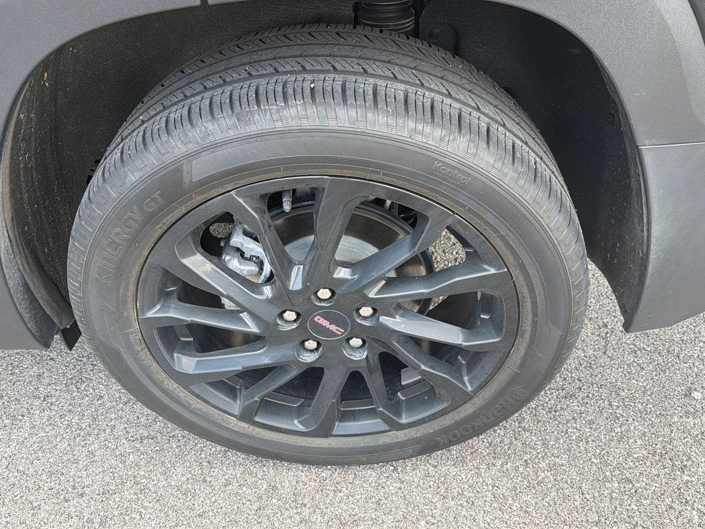 Used 2023 Ebony Twilight Metallic GMC SLE image 9