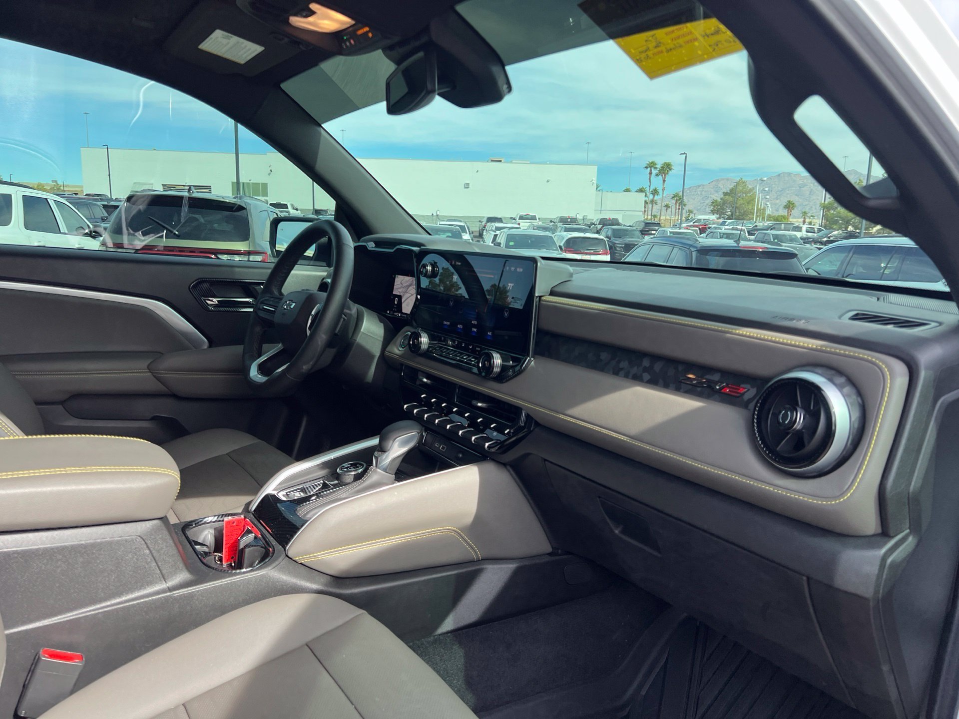 Used 2025 White Chevrolet ZR2 image 25