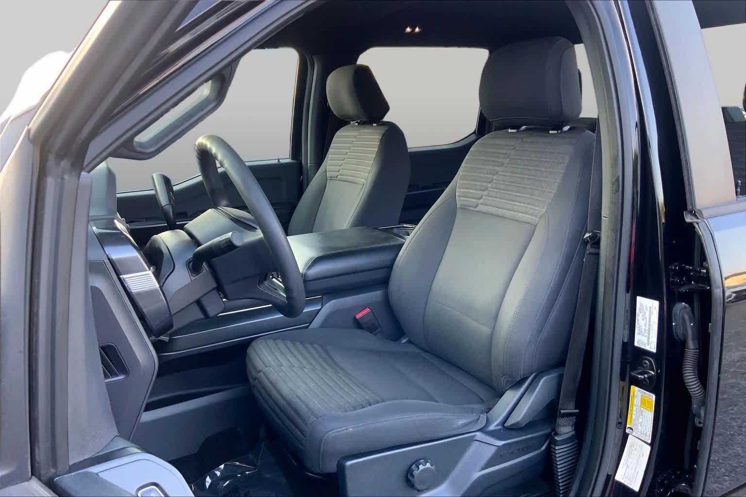 Used 2021 Agate Black Metallic Ford XL image 8