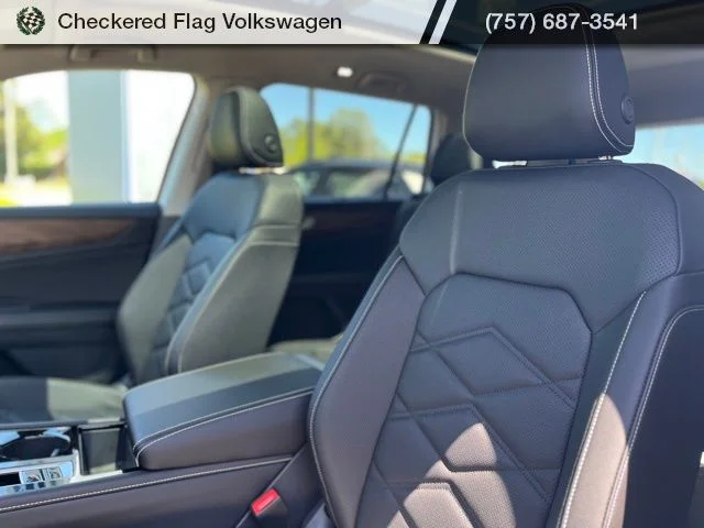 New 2026 White Volkswagen 2.0T SE w/Technology image 21