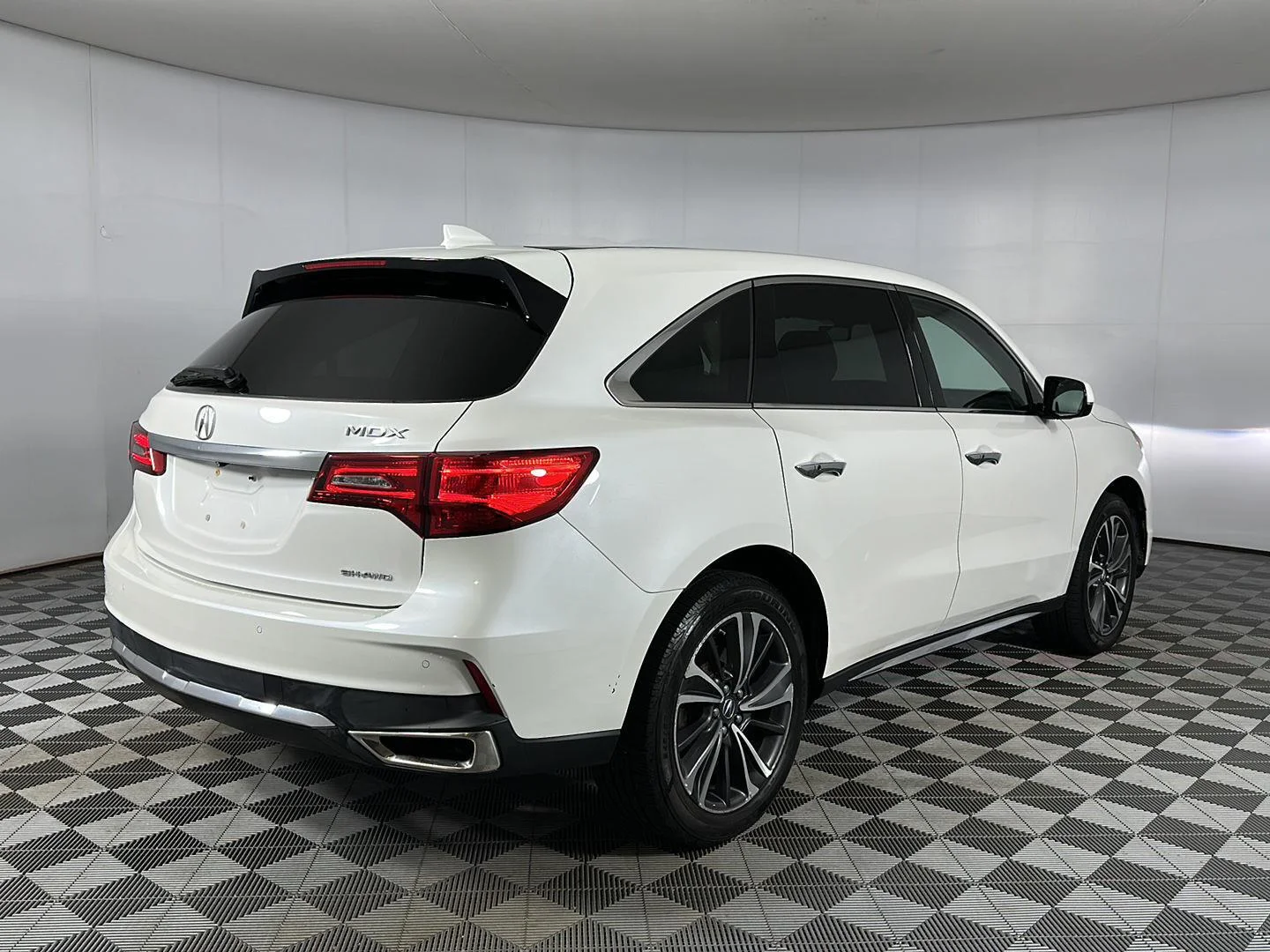 Used 2020 Platinum White Pearl Acura SH-AWD w/Tech image 25