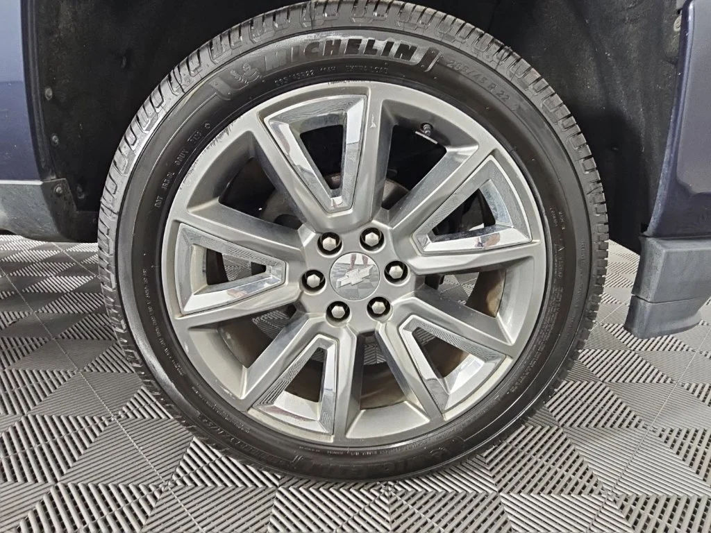 Used 2018 Blue Chevrolet LTZ image 11