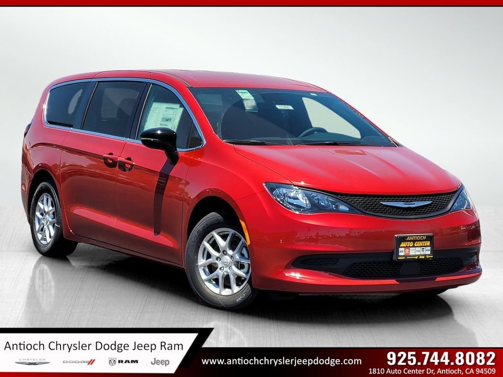 2026 Chrysler Voyager LX's photo
