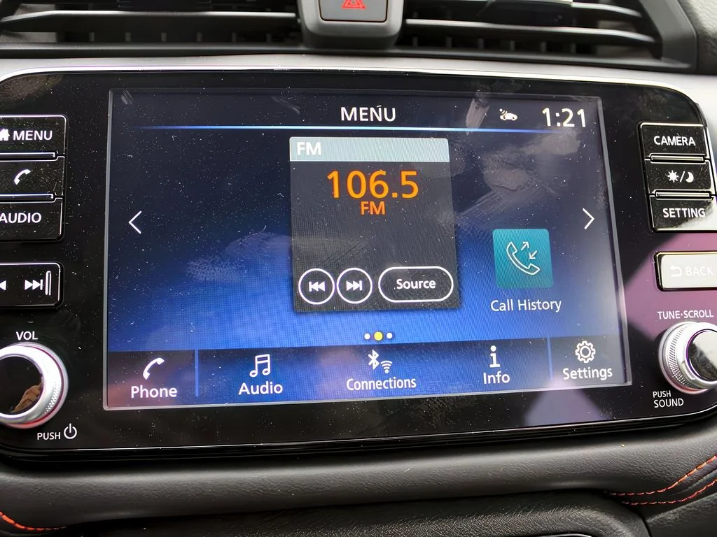 2025 Nissan Versa Sedan SR - Photo 18