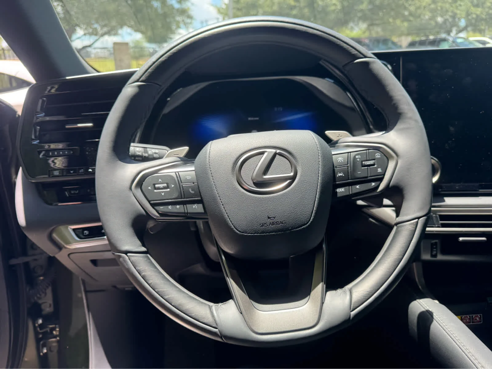 Used 2025 Nori Green Pearl Lexus Premium image 10