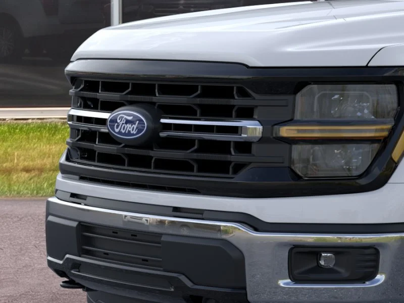 New 2026 Oxford White Ford XLT image 17