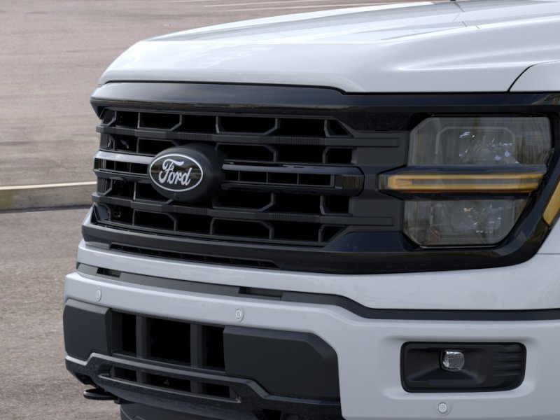 New 2026 Oxford White Ford XLT image 39