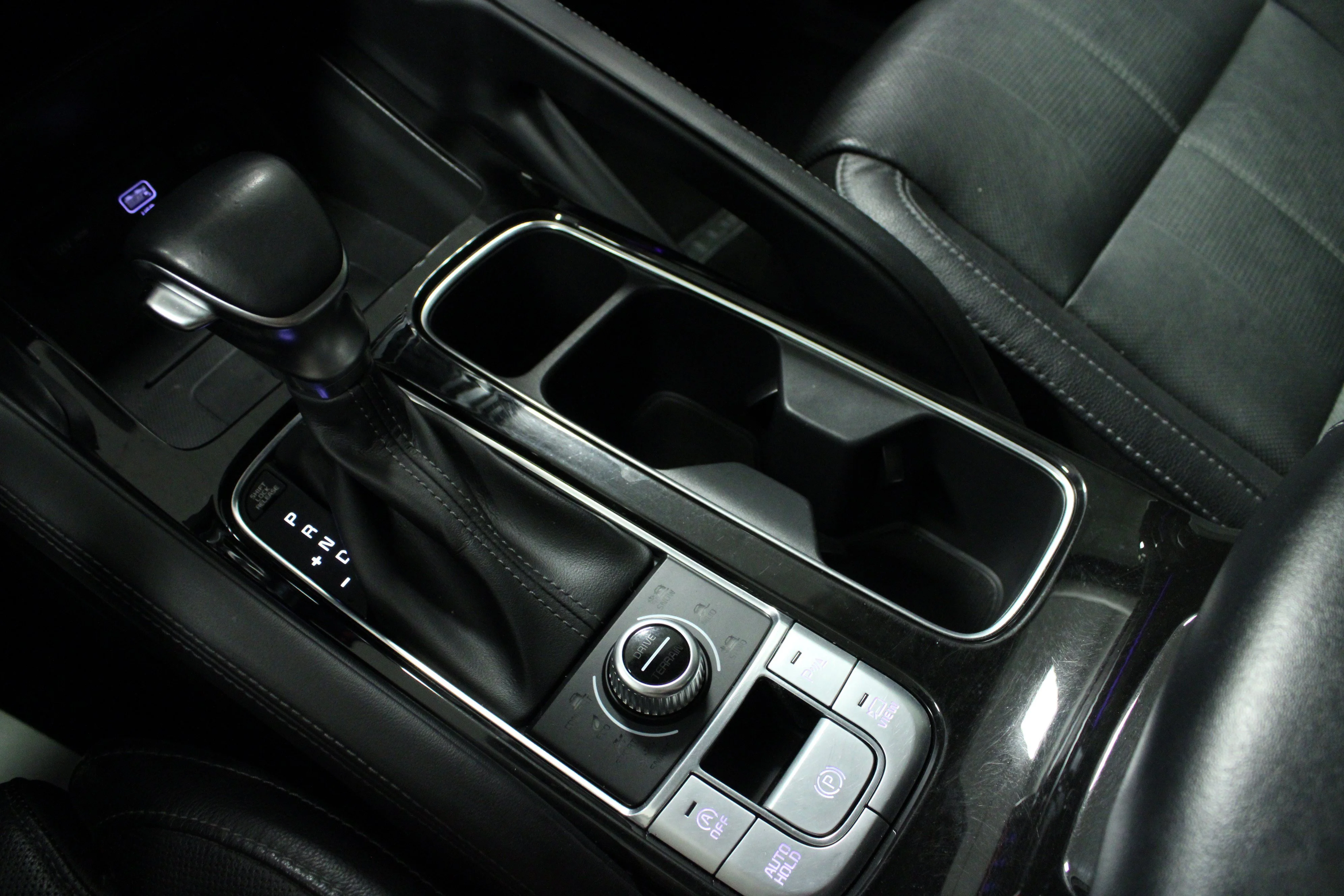 Used 2020 Ebony Black Kia SX image 24