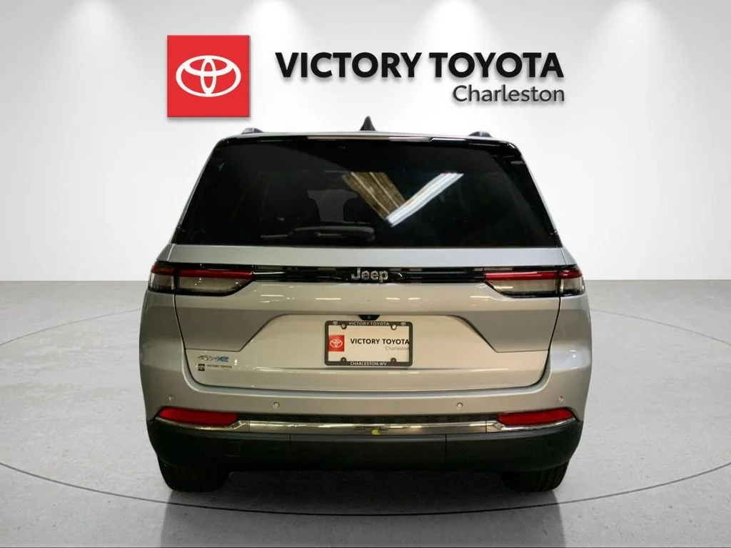 Used 2022 Silver Jeep 4xe image 4