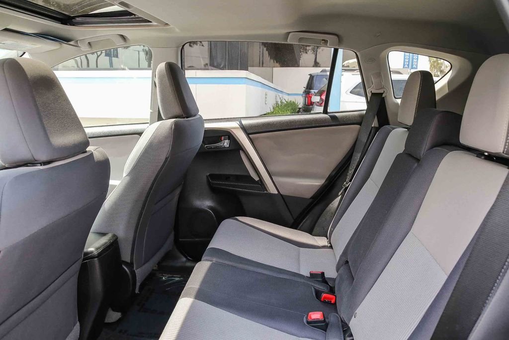 Used 2014 Blue Toyota XLE image 19