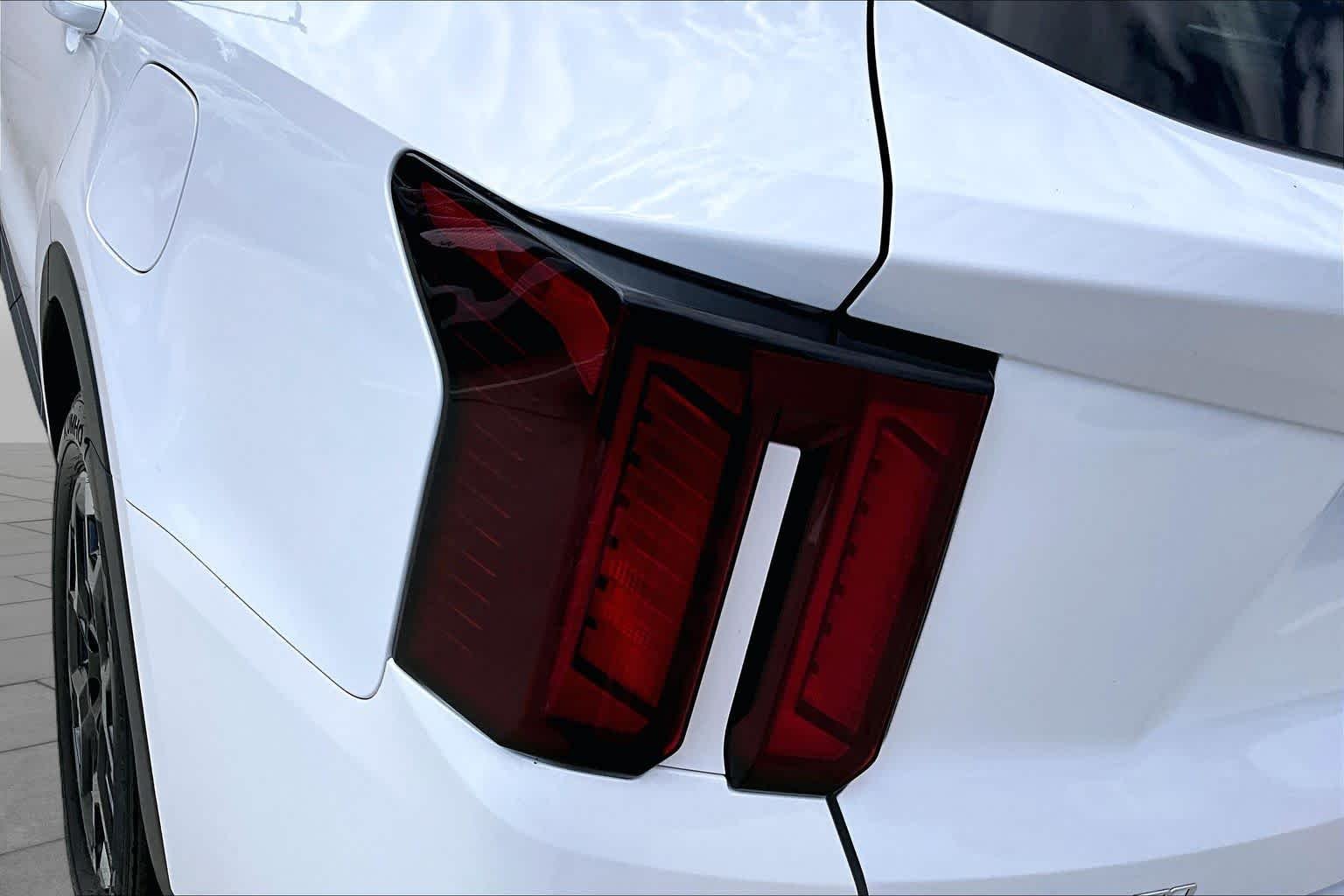 Used 2024 Glacial White Pearl Kia S image 27