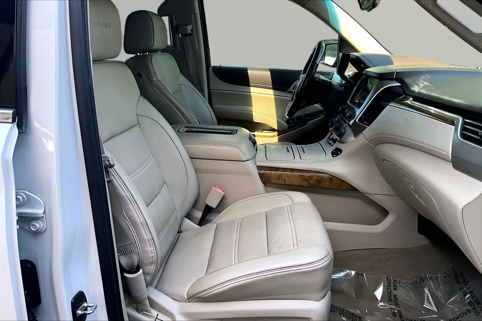 Used 2016 White Frost Tricoat GMC Denali image 8