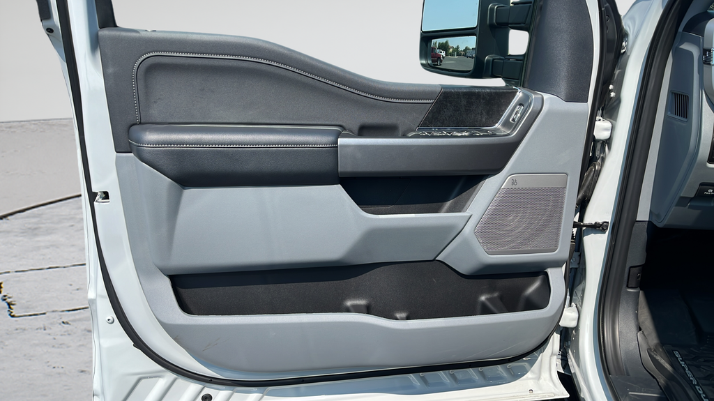 New 2026 Avalanche Ford F-350® XLT image 18